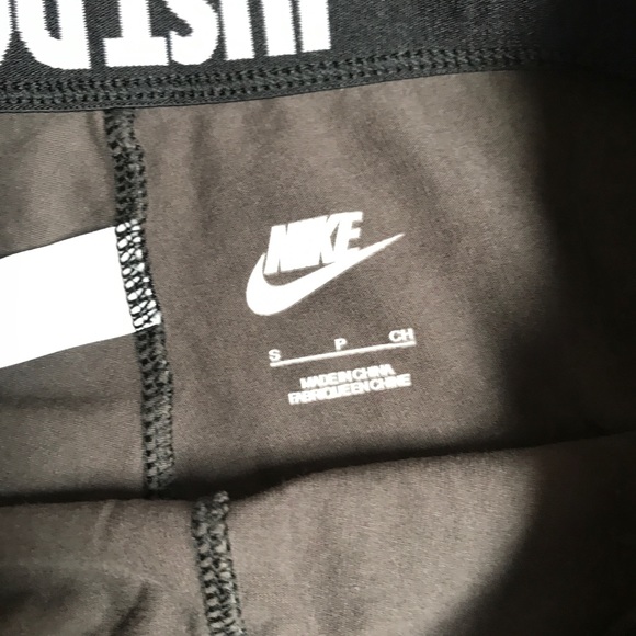 Nike LEG A SEE snake print leggings 841037-211 - Picture 12 of 15